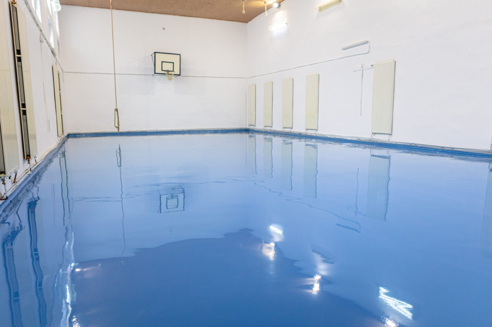 Self,Leveling,Blue,Epoxy,Floor,In,The,Gym